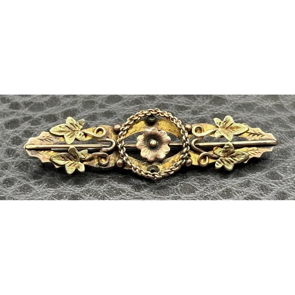 Victorian Vintage 10K Yellow And Rose Gold Ornate Floral Ivy Etruscan Brooch Pin